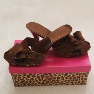 Cindy Says "Michi" suede mule